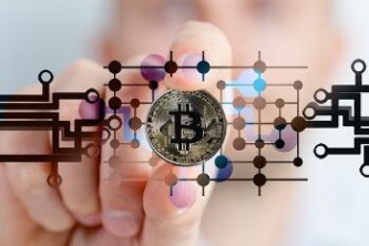 解析区块链技术下空投对加密货币市场价格的影响及应对策略