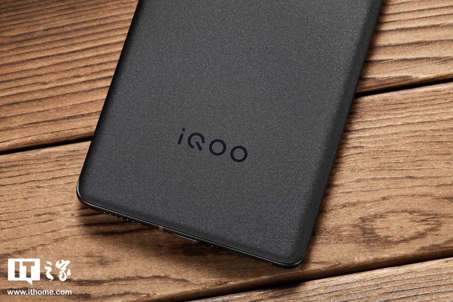 iqoo配件都有什么_如何选择适合自己的iQOO手机配件？_iqoo7必备配件