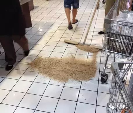顾客导向产品导向_以顾客为导向，胖东来的服务创新之路_顾客导向是什么意思