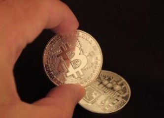 中国虚拟货币市场发展：比特币与以太坊的影响力与监管挑战