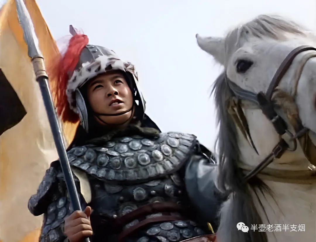 黄忠在赤壁之战中的表现_黄忠在赤壁之战扮演什么角色_赤壁之战写出了黄盖是怎样的人