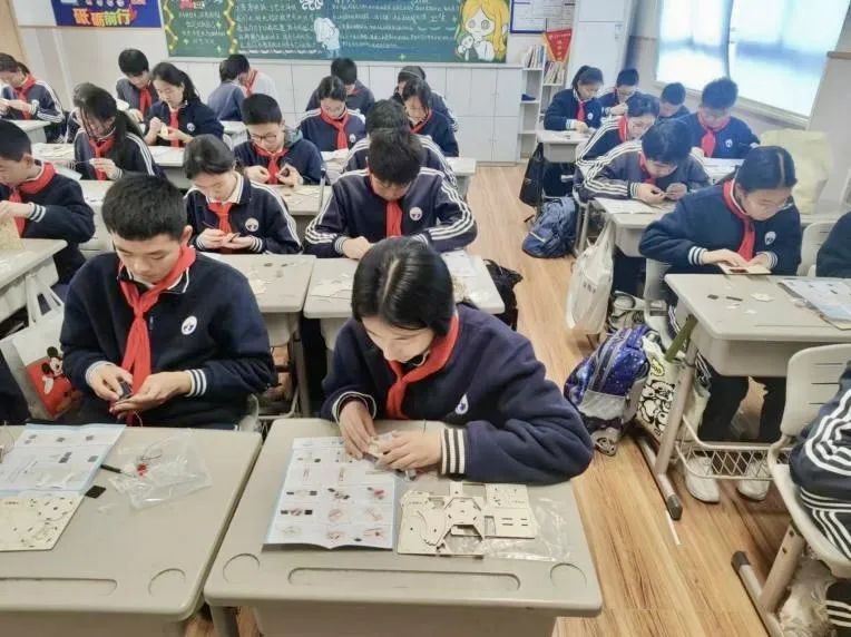 无人精彩表演机设计图_如何设计一场精彩的无人机表演？_表演型无人机价格
