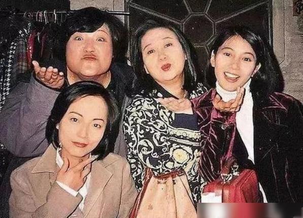 周星驰的食物_周星驰演的美食电影_周星驰的美食故事与电影中的美食